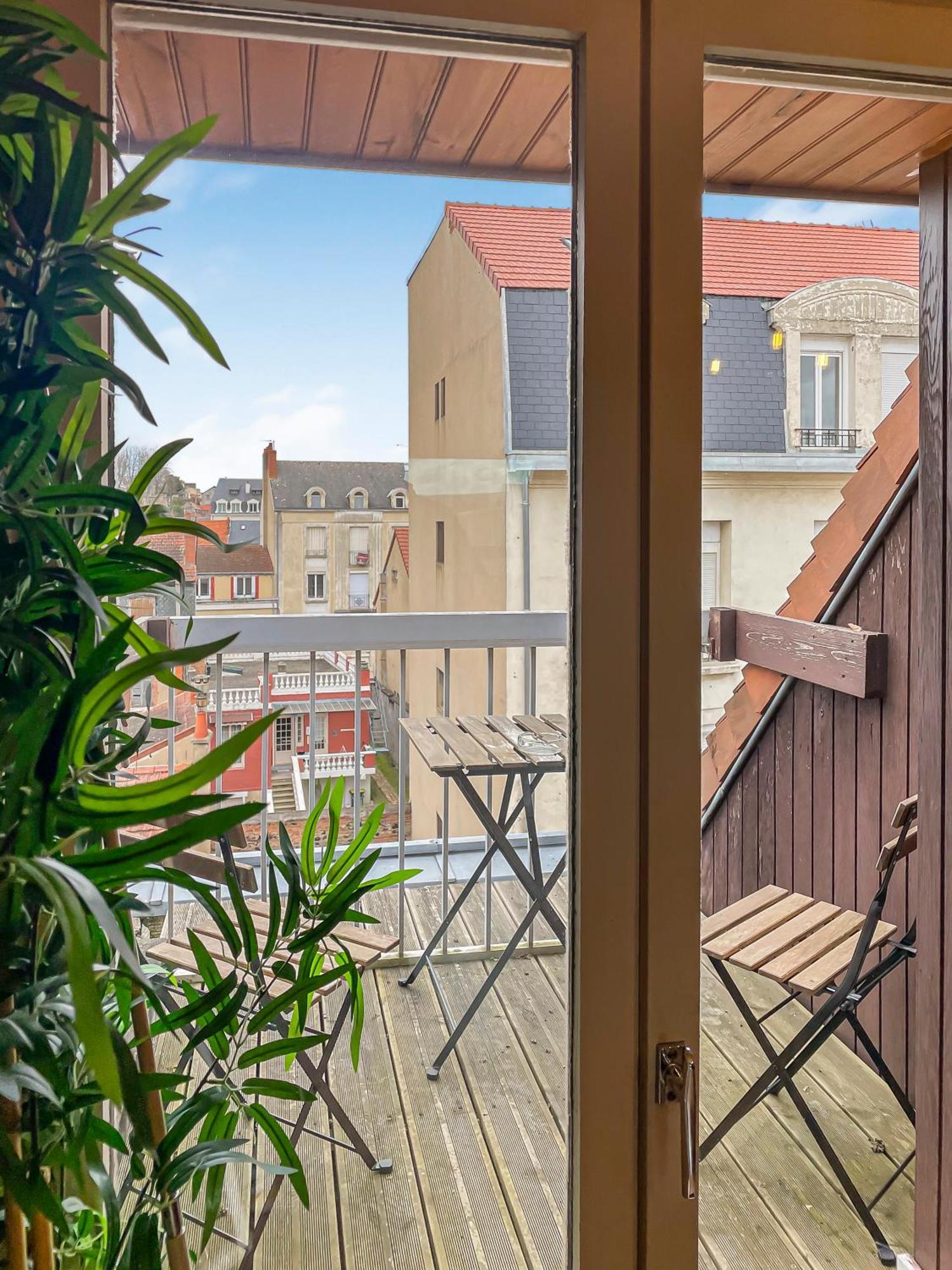 Pied-A-Terre A Montlucon Apartment Екстериор снимка
