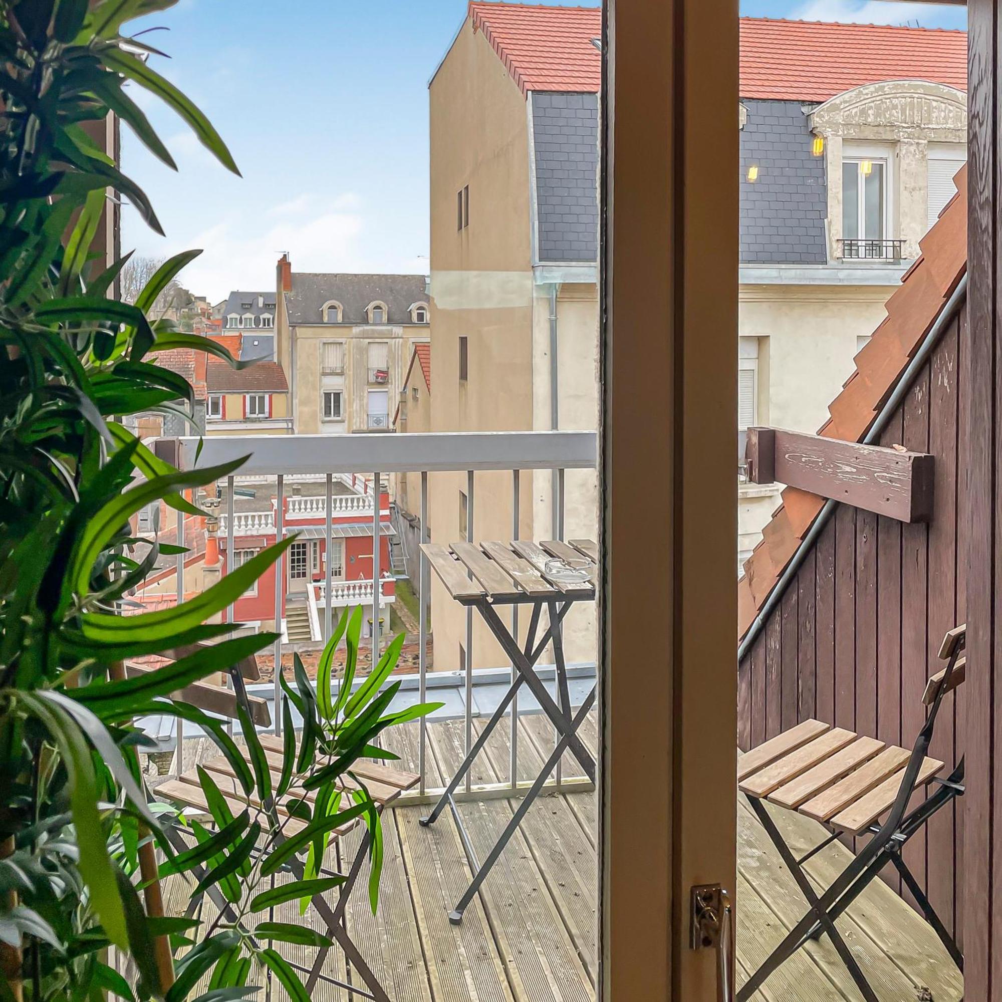 Pied-A-Terre A Montlucon Apartment Екстериор снимка